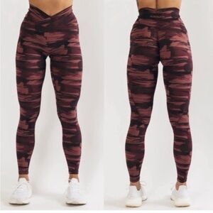 ALPHALETE Surface Power Purple Graphic Crossover Leggings Small